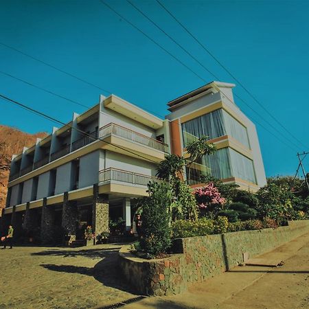 Kalton Hotel ラブハン・バジョ エクステリア 写真